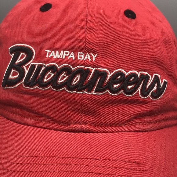 Tampa Bay Buccaneers Hat Baseball Cap Adjustable Strap Back Red Adult Reebok NFL - Picture 2 of 9
